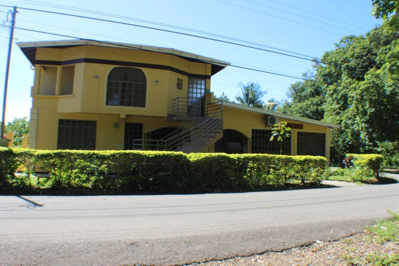 Bon Accord Village Native Abode Bed & Breakfast エクステリア 写真