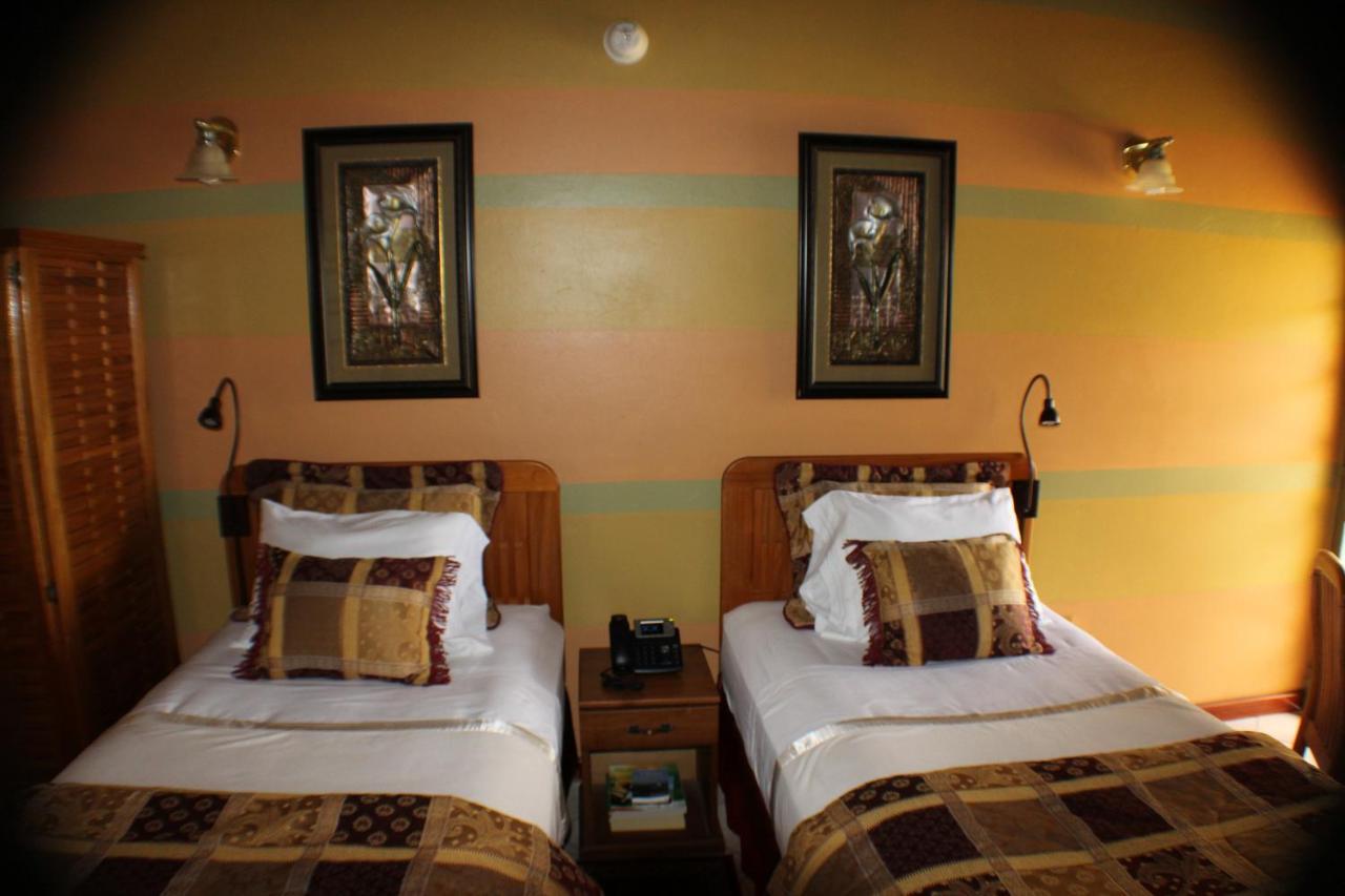 Bon Accord Village Native Abode Bed & Breakfast エクステリア 写真