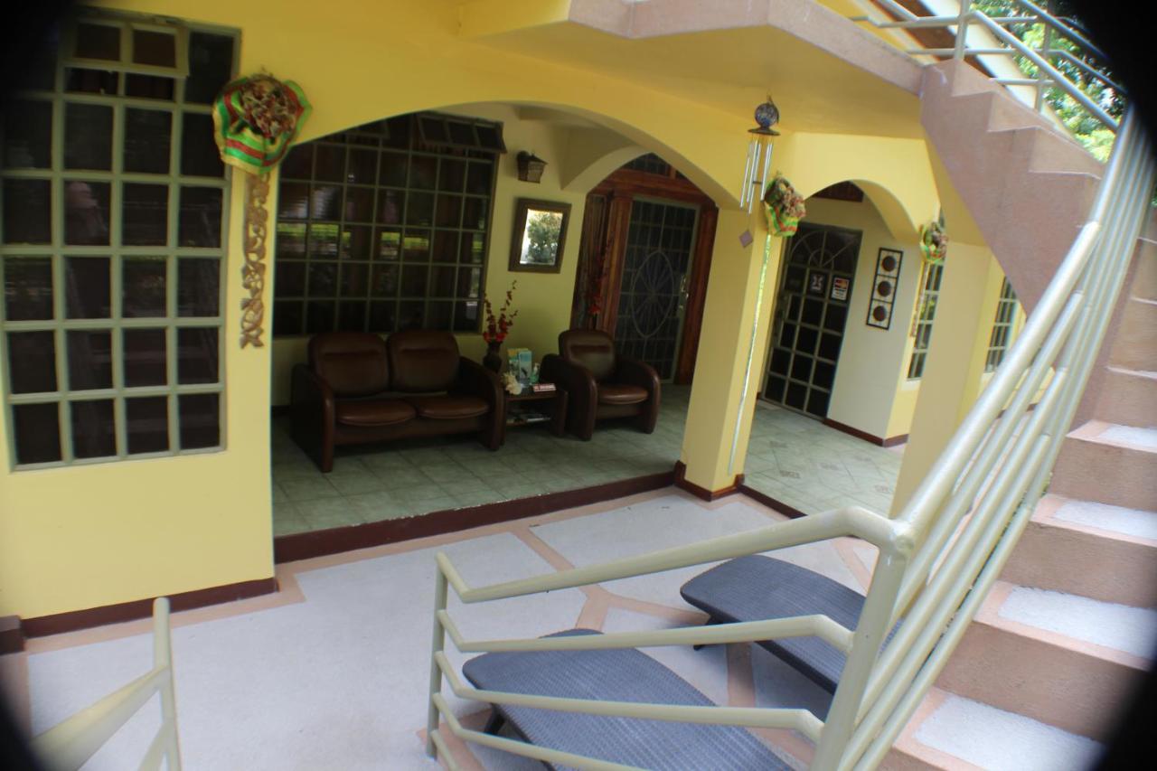 Bon Accord Village Native Abode Bed & Breakfast エクステリア 写真